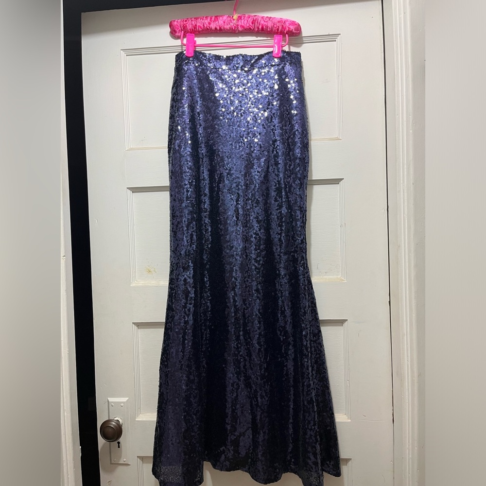 Women’s navy sequence trumpet skirt